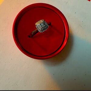 Engagement Ring 14k white Gold with Real Diamonds , Great condition.
Size 7 .